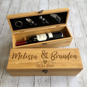 Boîte à vin en bois, Boîte à vin, Boîte à vin de mariage, Cadeau de mariage pour couple, Ouvre-bouteille gravé, Coffret cadeau boîte à vin personnalisée, Ouvre-bouteille
