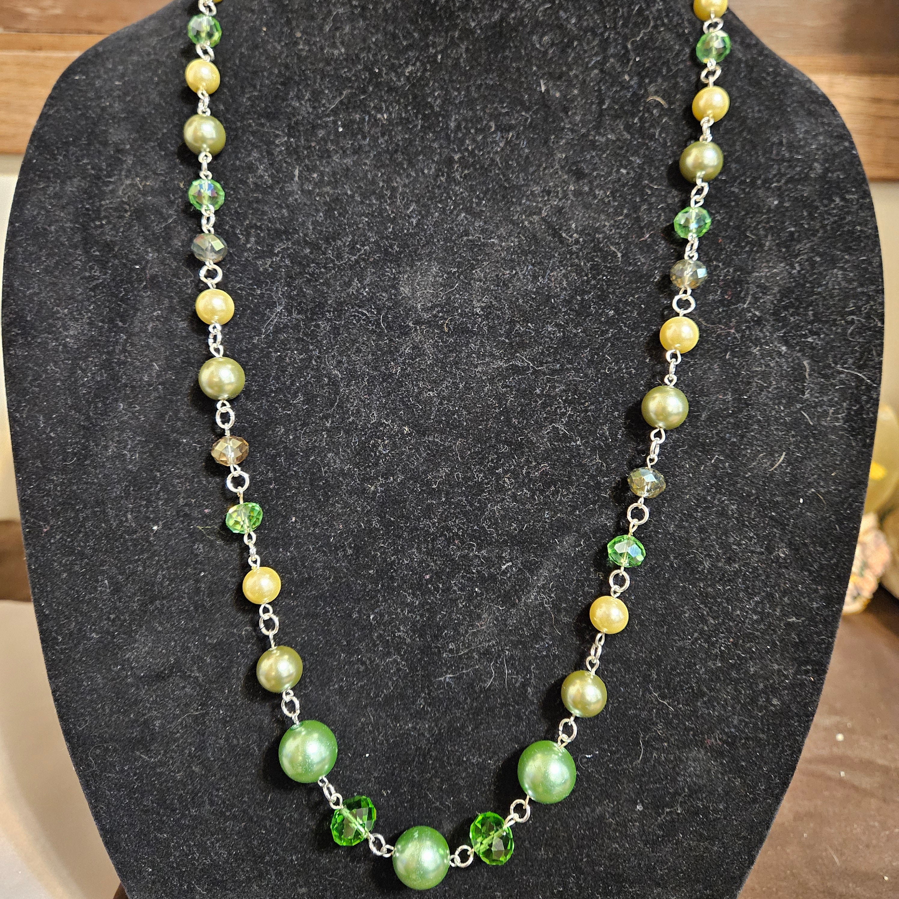 ネックレス・ペンダント Handmade green pearl necklace Handmade Green Pearl Beaded Necklace: 32 Inch Individually Linked