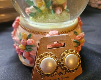 Gold Heart & White Clip Button Earrings