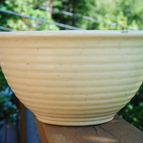 Large Bauer Pottery Mixing Bowl Ivory 10 1/2" Ringware