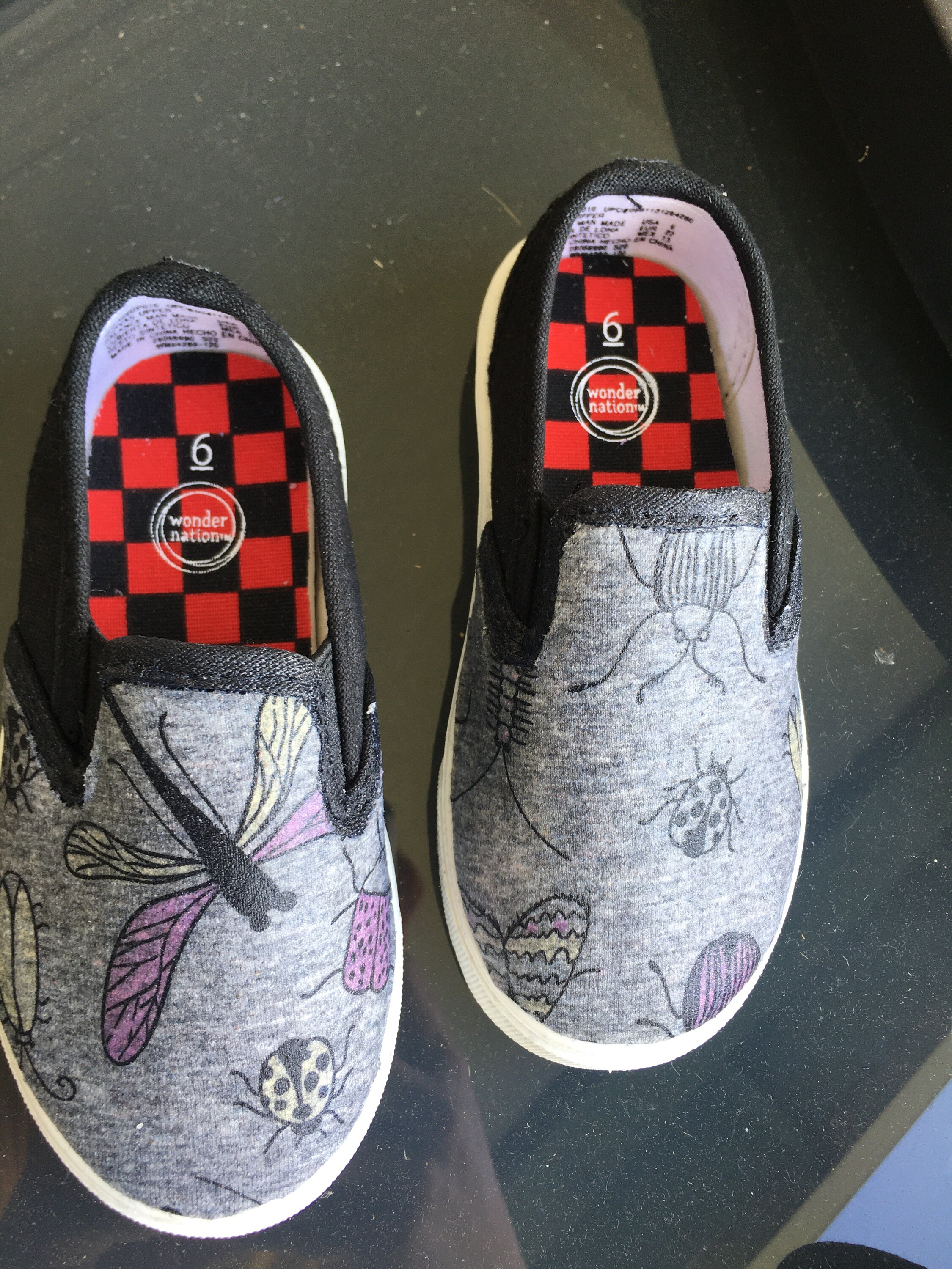 yeezy shoes color changing