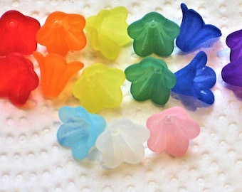 Mezcla de cuentas acrílicas de 14 mm con forma de petunia trompeta esmerilada