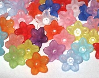 Lucite Flower Beads 7 x 27mm White 30 Pcs Art Hobby DIY Jewellery Making Crafts