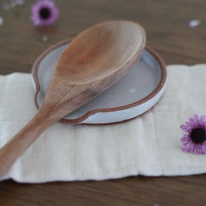 Handmade Ceramic Spoon Rest: Modern Kitchen Decor