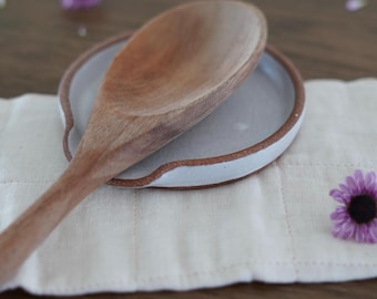 Handmade Ceramic Spoon Rest: Modern Kitchen Decor