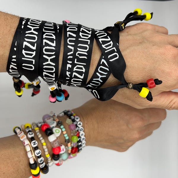 Braccialetto dell'amicizia dei Twenty One Pilots. Braccialetti Clancy Stole per il Clancy World Tour /-/