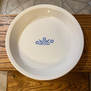 Corning ware blue cornflower 9 inch pie plate, vintage