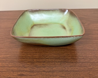 Frankoma pottery, prairie green plainsman, square serving bowl 5NS