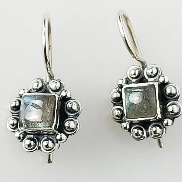 Square LABRADORITE Gems SOLID 925 Oxidized SILVER Beads Flower Earrings, Grey Labradorite Gems Silver Earrings, Green Gray Gems, Australia