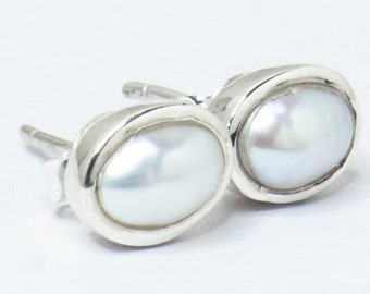 Oval Shape White PEARL Solid 925 Sterling Silver Stud Earrings, Minimalist Pearl Silver Studs, Pearl Studs, Pearl Earrings, Australia
