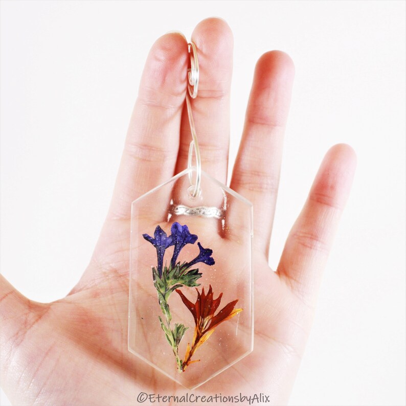 Resin Suncatcher Resin Ornament Dried Flowers Unique Decor Grace Ward Andromeda Flower Framed Flowers Nature Inspired Jewelry