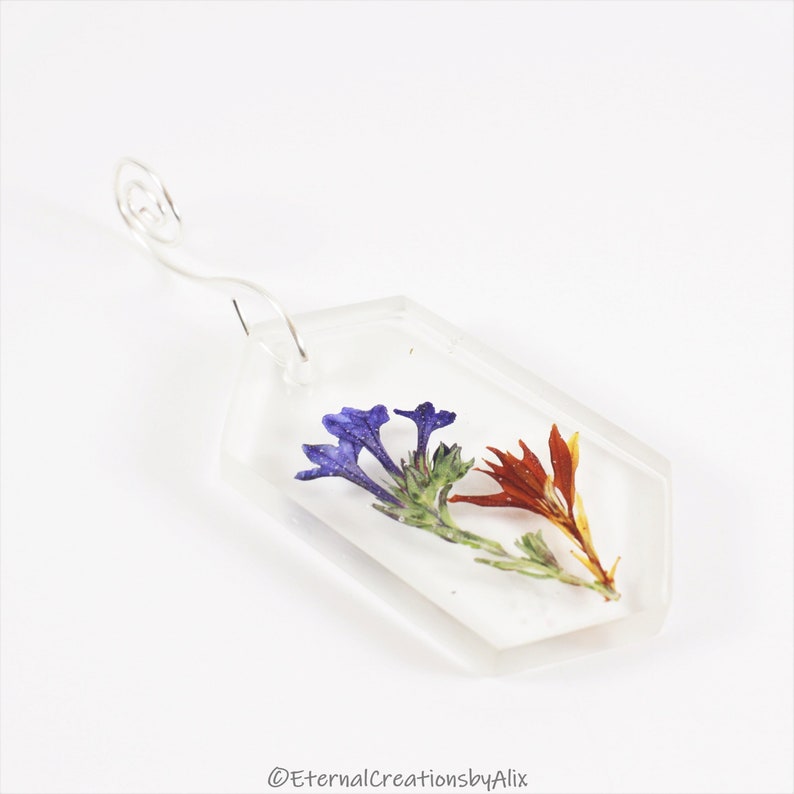 Resin Suncatcher Resin Ornament Dried Flowers Unique Decor Grace Ward Andromeda Flower Framed Flowers Nature Inspired Jewelry