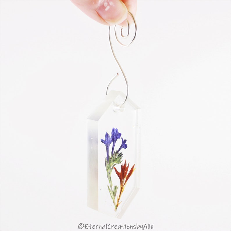 Resin Suncatcher Resin Ornament Dried Flowers Unique Decor Grace Ward Andromeda Flower Framed Flowers Nature Inspired Jewelry