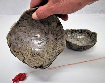 Juego de 3 cuencos de cerámica para tapas hechos a mano, platos asimétricos para servir