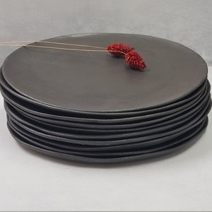 Juego de platos negros para 1-12 personas, juego de platos de cerámica negra, vajilla de cerámica negra, platos de cerámica únicos, juego de platos negros hechos a mano