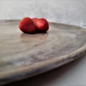 Piedra de pizza de cerámica para horno, plato grande de cerámica para servir, bandeja redonda grande para servir, plato de pizza de cerámica, plato de cerámica grande, regalo de anfitrión imagen 4