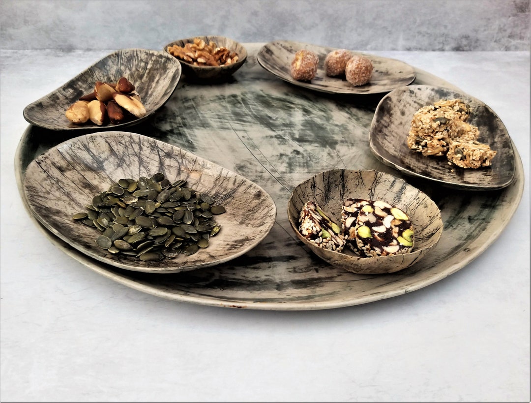 Riva Round Ceramic Serving Plate main image 1