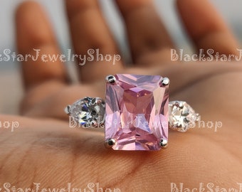 8 Ct Pink Radiant Cut Diamond Engagement Wedding Three Stone Ring- Bague de promesse- Bague de style solitaire pour cadeau d’anniversaire - Bague unique