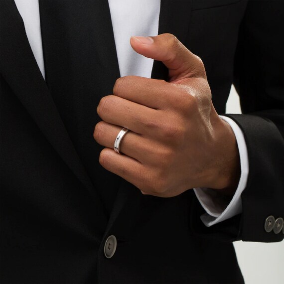 Vera wang 2025 men's ring