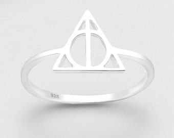 Deathly Hallow Ring / Magischer Ring / Seeker Geeky Snitch Engagement Ring / Solitaire Style Ring / Promise Ring / Triangle Shape Ring