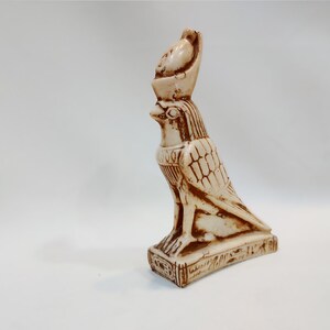 Ägyptische Statue des Gottes Horus. Antike Horus Statue. Brilliant made in Ägypten