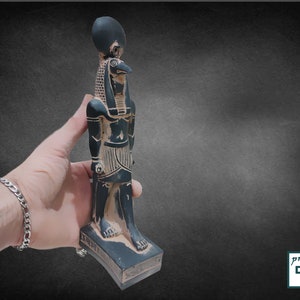Thoth statue. The god Thoth. God of wisdom in ancient Egypt. Made not Egypt
