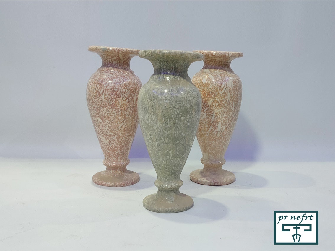 大理石の花瓶 希少なエジプト産大理石の花瓶。3点のみの限定販売。ヴィンテージ