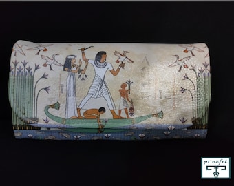 La cartera faraónica. La cartera egipcia. Una maravillosa billetera que representa la escena de caza de los antiguos egipcios. Hecho en Egipto