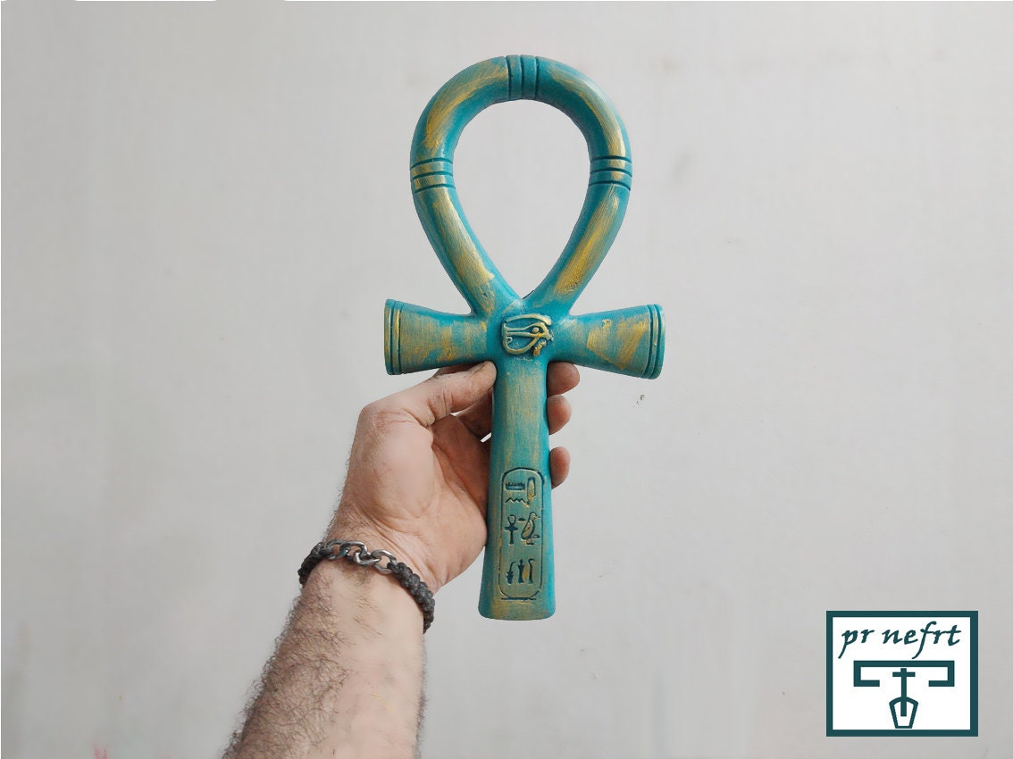 Ciondolo Ankh Egiziano Con Collana – Croce Della Vita Placcata Argento E Smaltata A Mano In Azzurro: Gioiello Artigianale Made In Italy, Pendente 3,5 Cm.