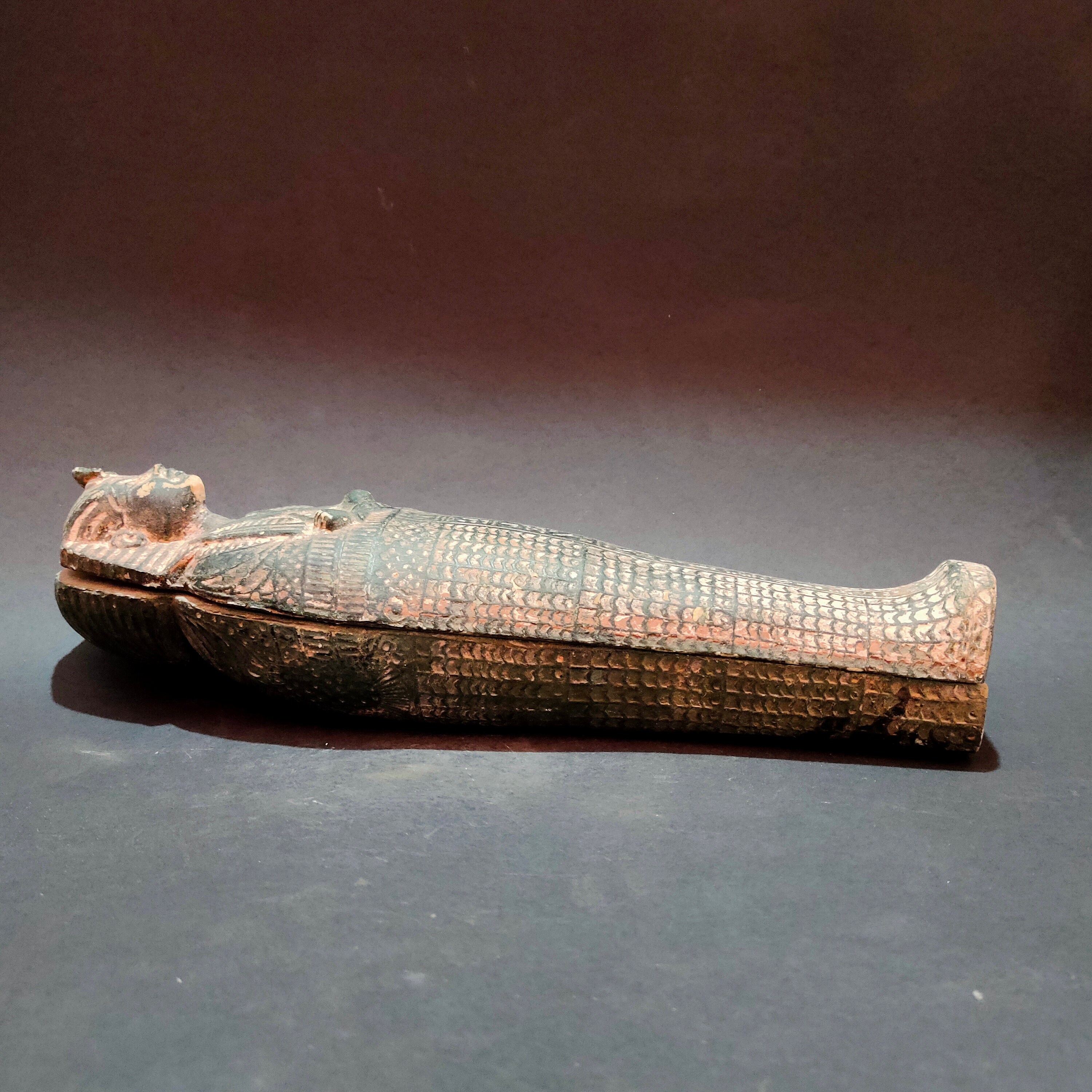 ユニークなモデル古代エジプトのミイラの石棺ツタンカーメン（エジプト