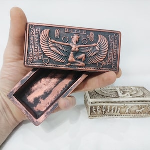 Isis Schmuckschatulle. Verzierte Dose. -Box der Göttin Isis. In Hieroglyphenschrift, Made in Ägypten