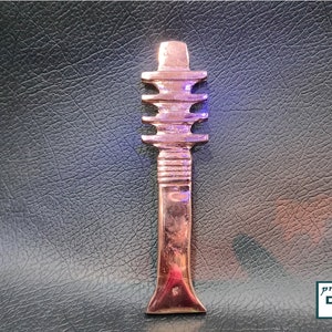 un pilier djed. protection magique. Pilier Djed en cuivre Pilier Djed représentant l'appui de la colonne vertébrale d'Osiris. fabriqué en Egypte