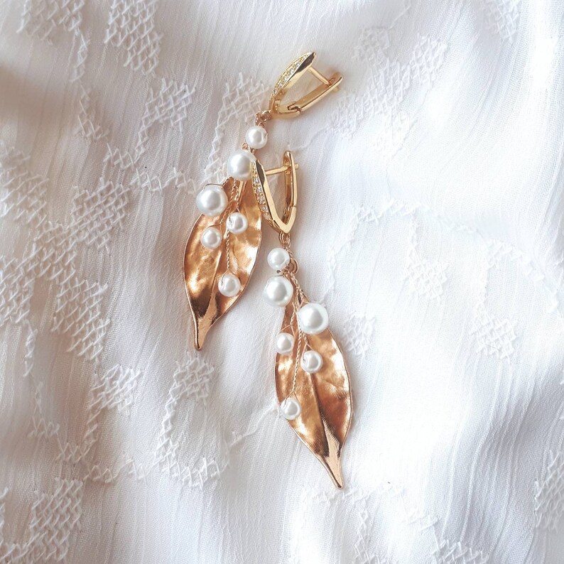 Gold leaf bridal hair piece Pearl wedding hair vine long Gold leaf earrings dangle earrings
