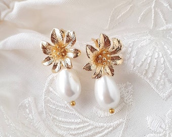 Gold flower pearl earrings for wedding Pearl drop earrings bridal