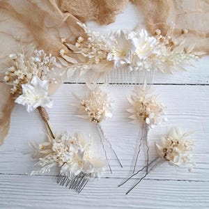 White wedding dried flower hair piece Ivory preserved flower hair comb  White buttonhole preserved flowers Boho and rustic flower hair pins