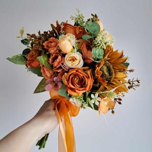 Rust orange bridal bouquet Sunflowers wedding bouquet Fall wedding bouquet Orange yellow wedding bouquet Burnt orange flower bouquet