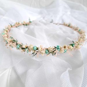 Dried flower wedding crown Meadow flower headpiece Blush green baby&#39;s breath crown Dainty hair wreath