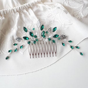 Emerald green wedding hair piece for bride Green crystal bridal hair comb