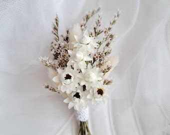 White dried flowers groom boutonniere Chamomile dried flowers groom's buttonhole Buttonhole preserved flowers Boho and rustic boutonniere