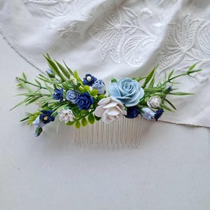 Dusty blue flower hair comb Blue white bridal hair pins Dark blue wedding hair piece Set floral hair pins