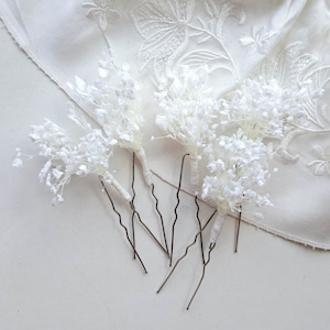 White dried flower hair pins Baby&#39;s breath hair piece White wedding floral hair pins