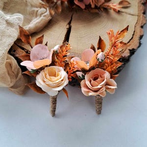Brown flower boutonniere for men Burnt orange wedding boutonniere Rust orange groom&#39;s buttonhole Fall wedding groom boutonniere