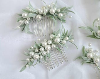 Greenery white pearl wedding hair comb Bridal flower hairpiece Bridesmaid pearl hair comb Boho wedding headpiece