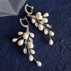 Ivory pearl vine earrings Long bridal earrings dangle image 3