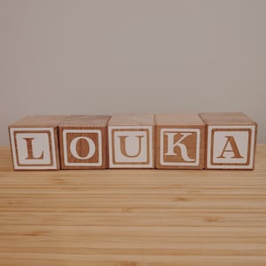 Cubos de madera personalizados | cubos de madera nombre | cubo de madera de nacimiento | cubos de letras | cubos de madera personalizables