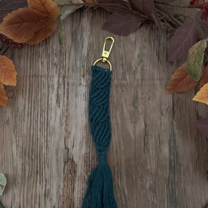 Macrame keychain - Avatar the last airbender - Water tribe - Blue - Gold - ATLA