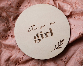 It's a Girl Birth Announcement | Baby Girl Arrival Wooden Disc  | Gender Reveal | Pregnancy & Newborn Photo Prop | Baby Gift | Nursery Decor