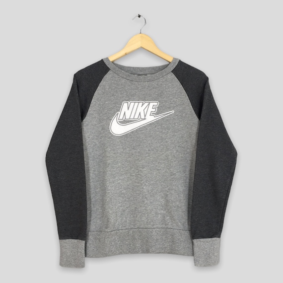 Vintage Y2K Nike Swoosh Gray Sweatshirt Women Small Nike Swoosh Big Logo  Crewneck Nike Sportswear Jumper Nike Swoosh Raglan Sweater Size S -   Canada