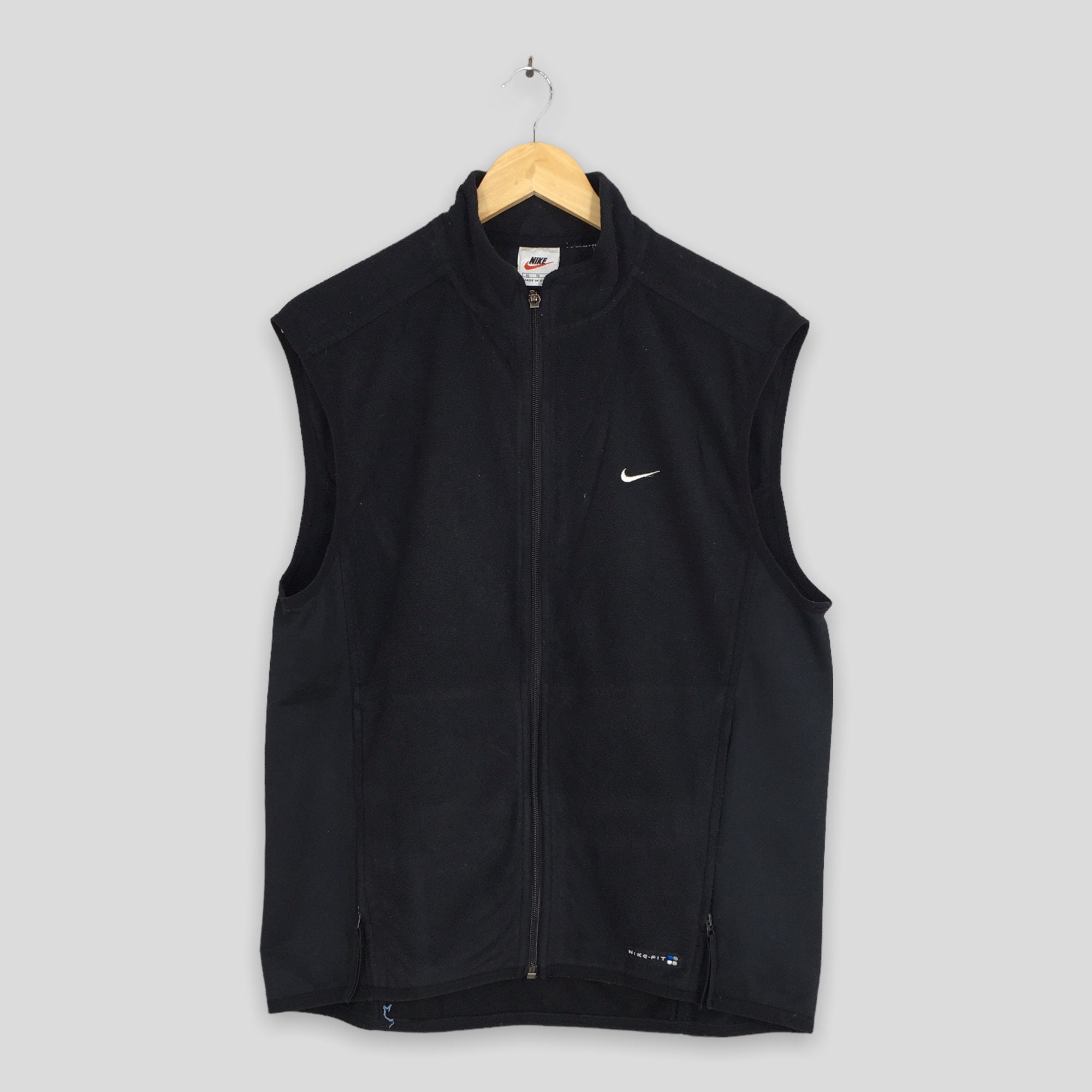 Nike gym vintage hotsell lightweight sleeveless jumper