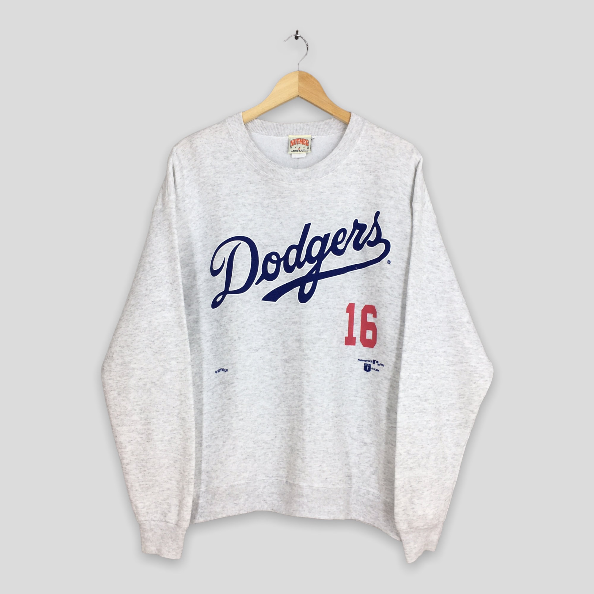 white dodger sweatshirt